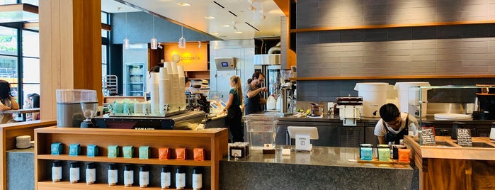 Kona Coffee Purveyors | b.patisserie is one of Lugares favoritos de David.