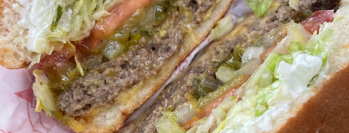 Fatburger is one of Lugares favoritos de David.
