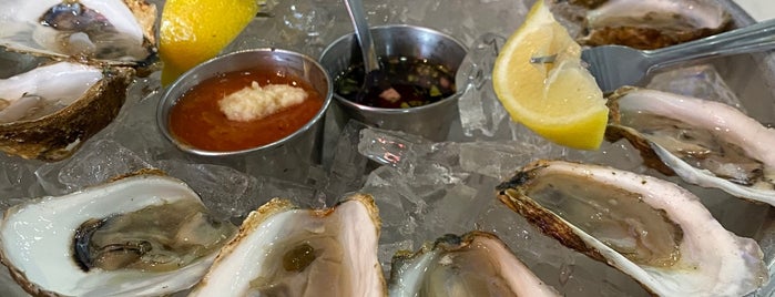 Catch Oyster Bar is one of Patchogue.
