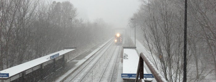 Metra - Hubbard Woods is one of John Hughes Shooting Locations.