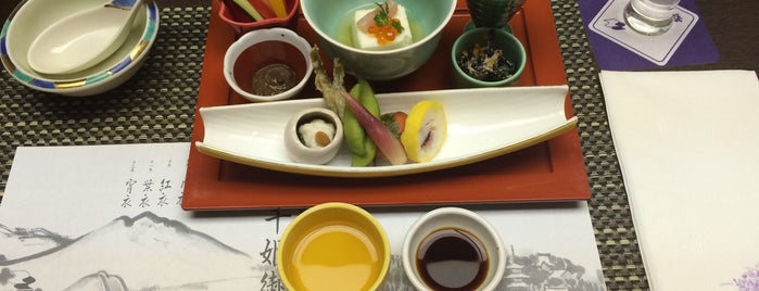 山楽 is one of 和食系食べたいところ.