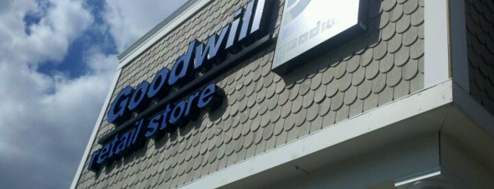 Goodwill is one of สถานที่ที่ Alicia ถูกใจ.