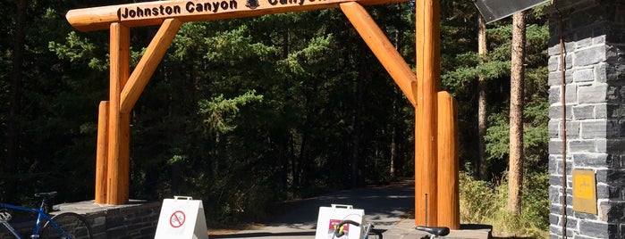 Lower Falls of Johnston Canyon is one of Özlem'in Beğendiği Mekanlar.