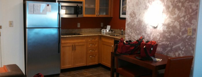 Residence Inn by Marriott Arlington Pentagon City is one of Lugares favoritos de Cicely.