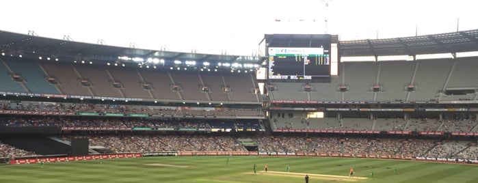 Melbourne Cricket Ground (MCG) is one of Lugares favoritos de PJ.