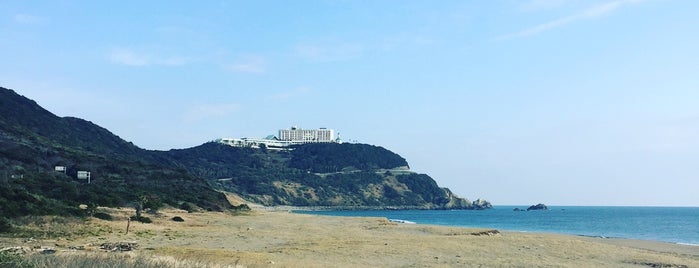 恋路ヶ浜 is one of 公園・庭園・動物園・水族館.