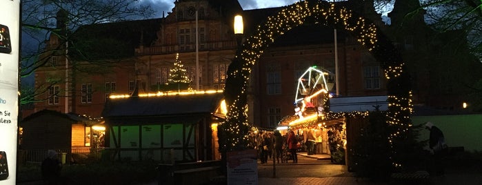 Weihnachtsmarkt Harburg is one of Office spa ce.