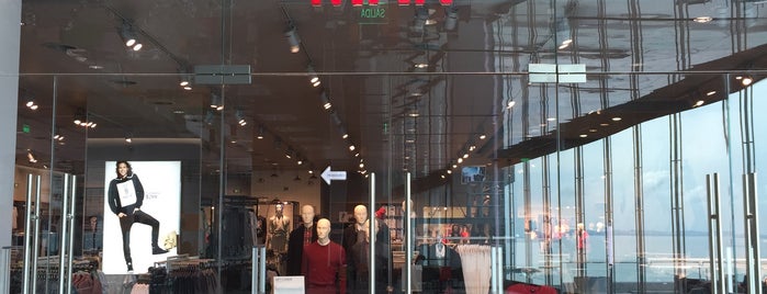 H&M is one of José : понравившиеся места.