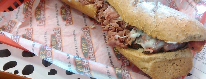 Firehouse Subs is one of Davidさんのお気に入りスポット.