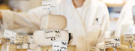 Cowgirl Creamery is one of SF：Farmers Mkt & Local Grocery.