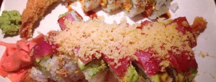 Rise Modern Asian Cuisine and Sushi is one of สถานที่ที่ Nicee ถูกใจ.