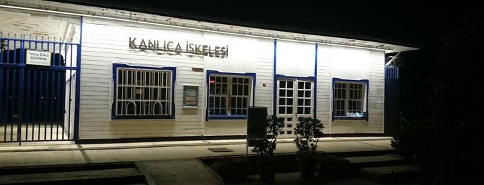 Kanlıca Sahili is one of Tempat yang Disukai Ahmet.