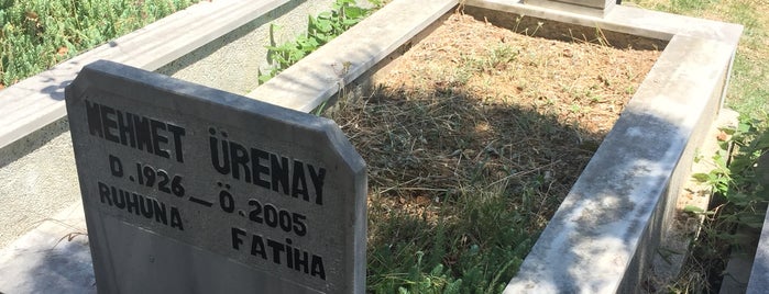 Yeni Şeyhli Mezarlığı is one of Ahmet'in Beğendiği Mekanlar.