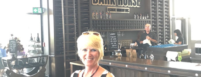 Dark Horse Estate Winery is one of สถานที่ที่ Joe ถูกใจ.