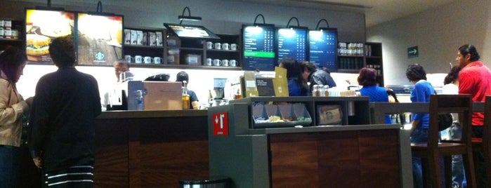 Starbucks is one of Lieux qui ont plu à Yara.