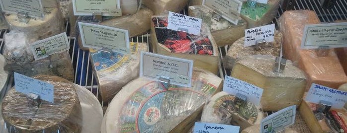 Saunders Cheese Market is one of Foodie.