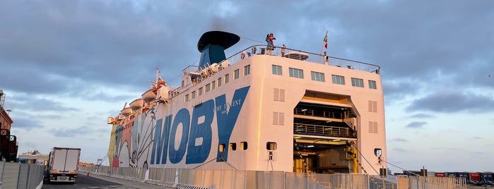 Moby Lines is one of Traghetti.