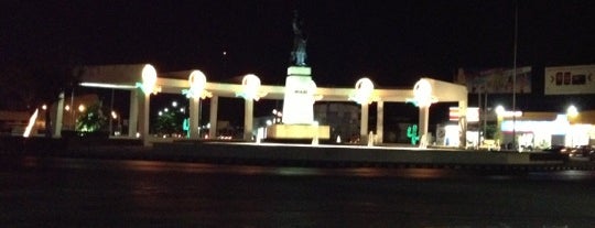 Monumento a Hidalgo is one of Lugares guardados de ElJohNyCe.