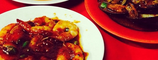 PUPUT Seafood dan Nasi Uduk is one of Locais curtidos por Natasha.
