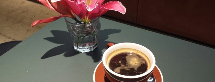 il caffè is one of Tempat yang Disimpan Cayla C..