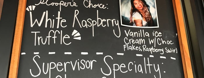 Bruster's Real Ice Cream is one of Tempat yang Disukai Marsha.