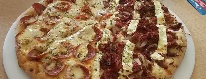 Domino's Pizza is one of สถานที่ที่บันทึกไว้ของ Adeangela.
