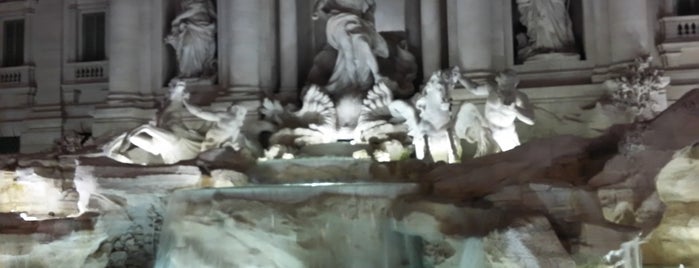 Fontana dei Quattro Fiumi is one of Tempat yang Disukai Adeangela.