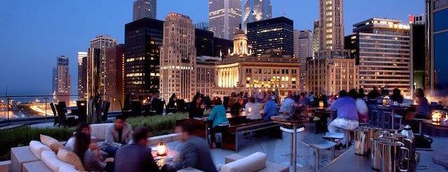 Streeterville Social is one of Outside/roof.