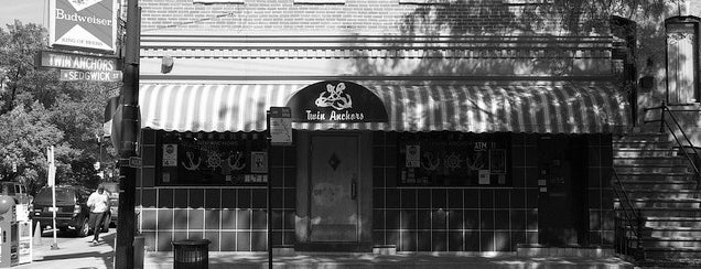 Twin Anchors Restaurant & Tavern is one of Chicago Classics.