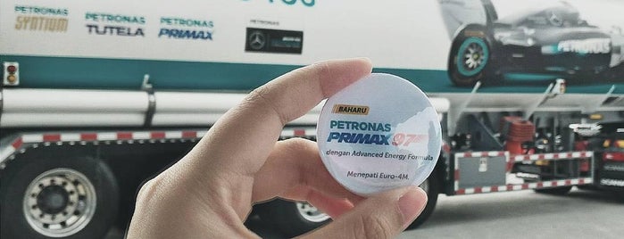 PETRONAS Station is one of ꌅꁲꉣꂑꌚꁴꁲ꒒'s Saved Places.