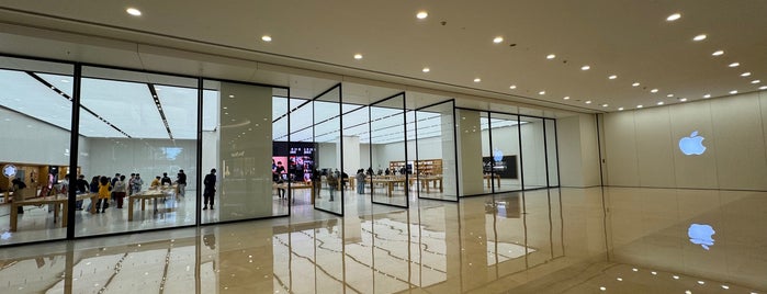 Apple MixC Nanning is one of Apple Stores China.