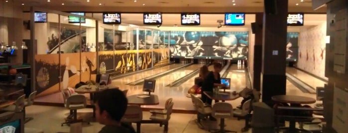 Village Bowling is one of สถานที่ที่บันทึกไว้ของ Panos.