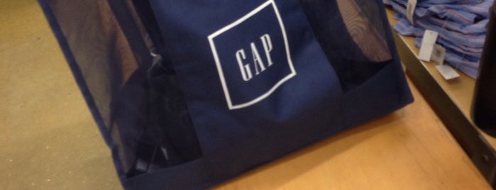 Gap Factory Store is one of lojas outlet clearence.