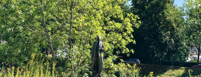 Skulptur Nietzsche reloaded is one of Sightseeing Tuttlingen.