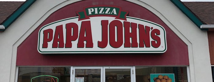 Papa John's Pizza is one of Orte, die Nick gefallen.