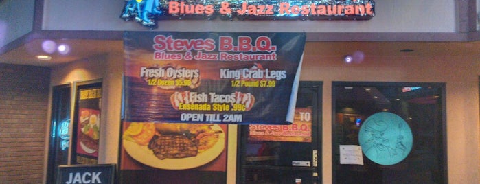 Steve's BBQ is one of Locais curtidos por Phillip.