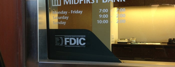 MidFirst Bank is one of สถานที่ที่ Rob ถูกใจ.
