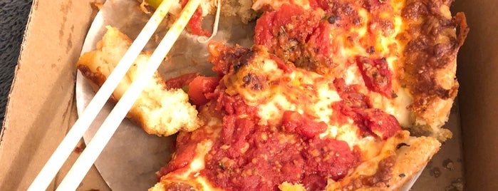 Uno Pizzeria & Grill - Sterling Heights is one of Top 10 Date Restuarants.