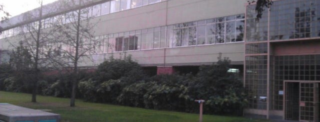 Facultad de Ciencias Económicas y Administrativas UC is one of Macul.