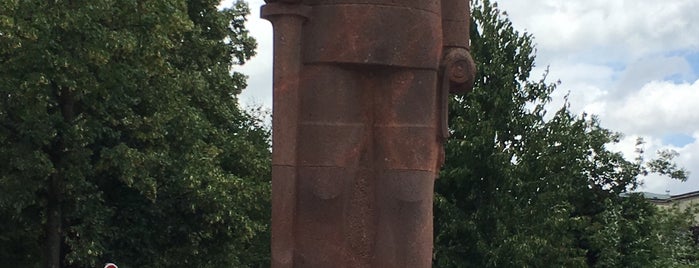 Bismarck Statue is one of Alexander'in Beğendiği Mekanlar.