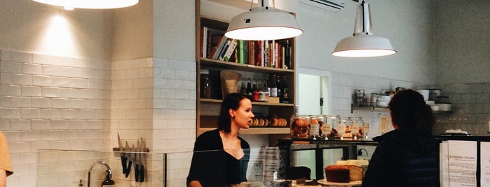 Massolit Bakery & Cafe is one of Tempat yang Disukai Mariah.