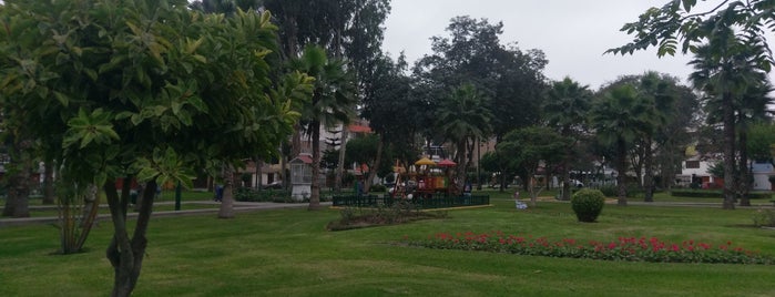 Parque Luis Felipe Benavides is one of Parques en Surco.