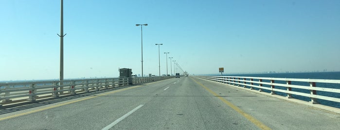 King Fahd Causeway is one of Orte, die Jawaher 🕊 gefallen.