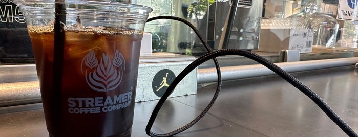 Streamer Coffee Company is one of Tempat yang Disukai swiiitch.