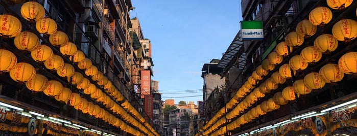 基隆廟口夜市 is one of Taipei.