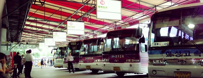 East Seoul Intercity Bus Terminal is one of joo’s Liked Places.