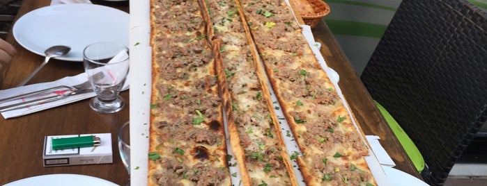 Konyalı Etli Ekmek is one of yemek.