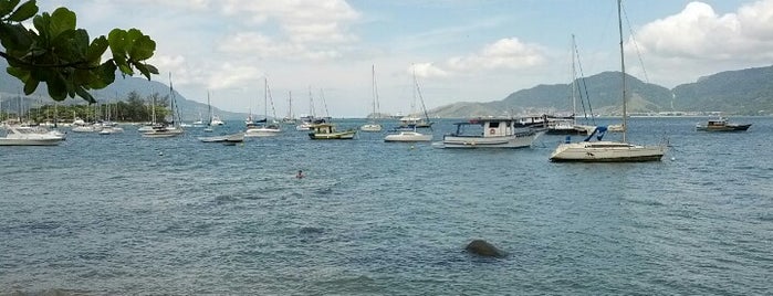 Praia Da Vila is one of Lugares favoritos de Estevão.