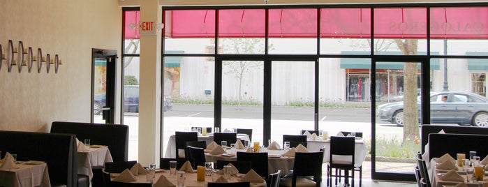 Calogero's Restaurant is one of Lieux sauvegardés par Amanda.