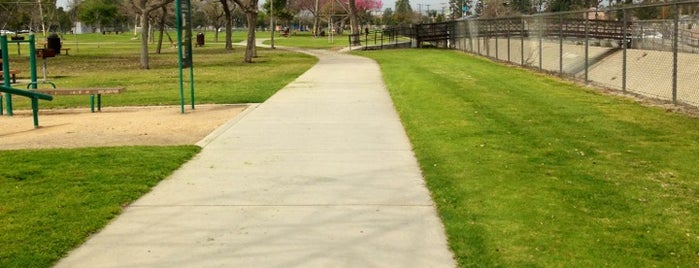 Rynerson Park is one of สถานที่ที่ Ashley ถูกใจ.